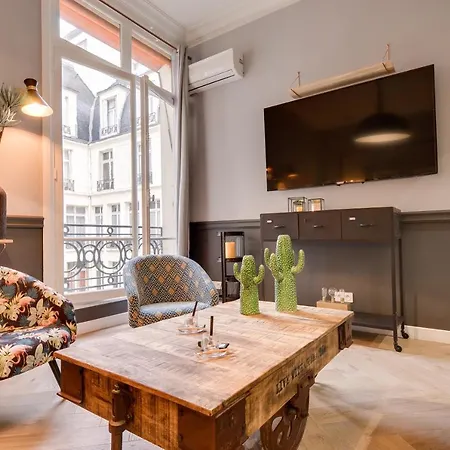 Appartement CMG Champs Elysées *